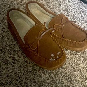 Cute house slippers Size 8
